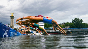 Triatleta belga fica 'doente' após competir no Sena