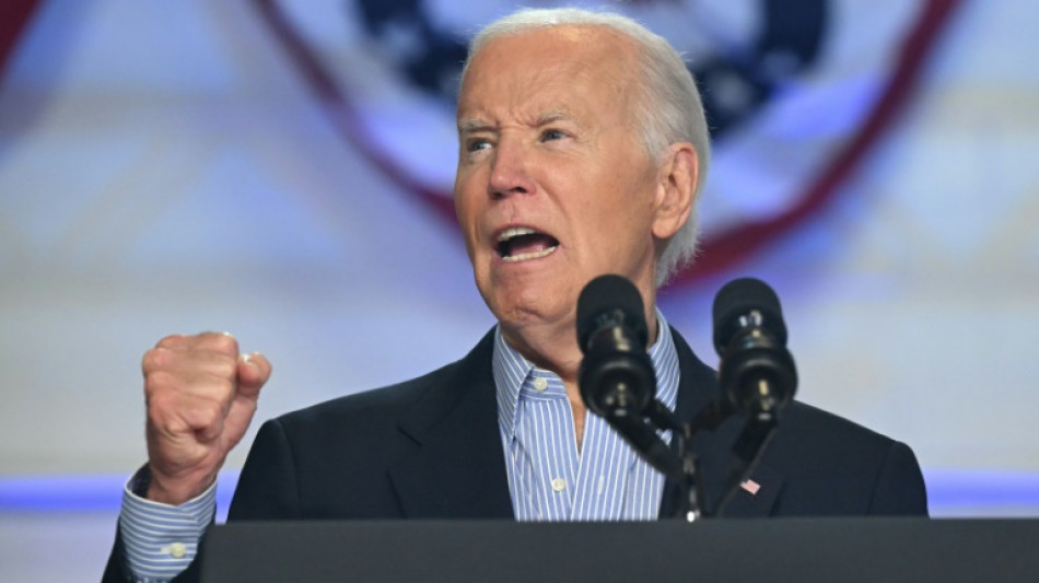 Biden persiste, sans lever les doutes