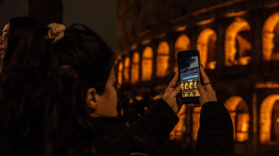 Torna l'Earth Hour, Colosseo e San Pietro spenti per un'ora