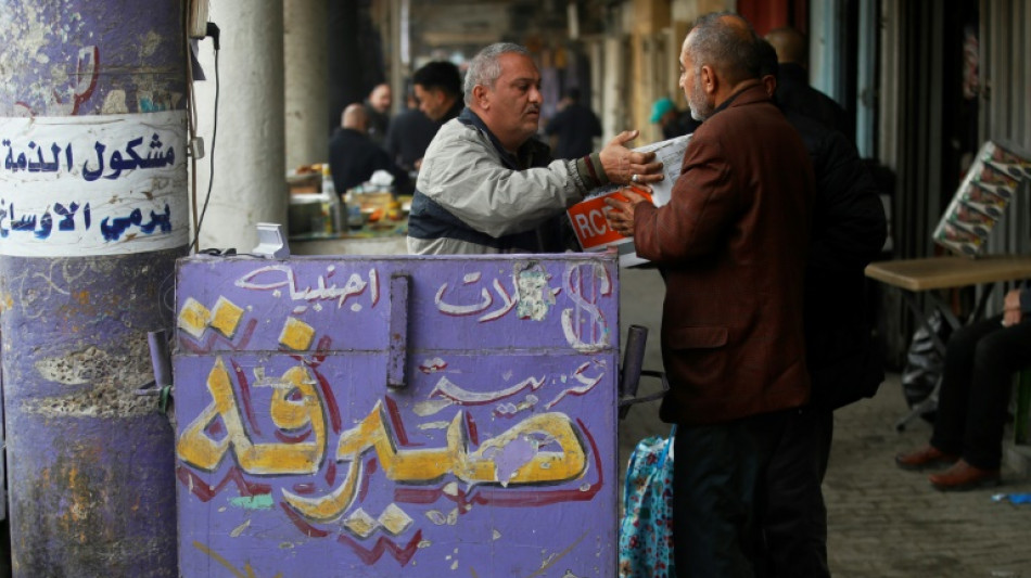 Irak: le dinar s'affaisse face au dollar, les autorités se mobilisent