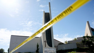 Un muerto y cuatro heridos graves en tiroteo en iglesia de EEUU