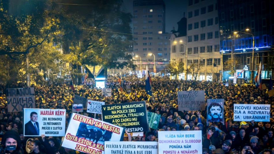 Tausende protestieren in Slowakei gegen Regierung von Ministerpräsident Fico