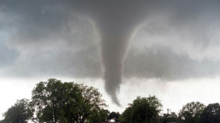 Puissante tornade au Texas: au moins trois morts et une centaine de blessés 