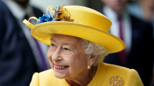 UK forgets crisis to party for queen's jubilee