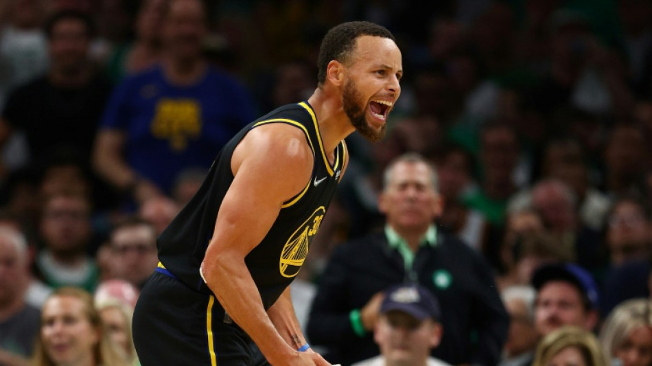 Curry genius echoes Federer, says Warriors coach