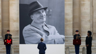 "Il a brûlé les planches et crevé l’écran": Macron rend hommage à Michel Bouquet