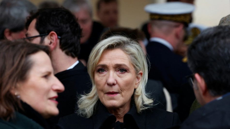 Umfrage: Le Pen liegt in Stichwahl für Präsidentschaft knapp vorn 