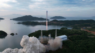 Coreia do Norte diz ter lançado com sucesso satélite de vigilância