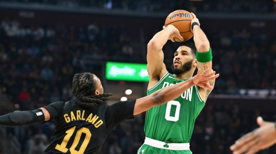 Tatum shines as Celtics down Cavs, Lakers thrash Clippers