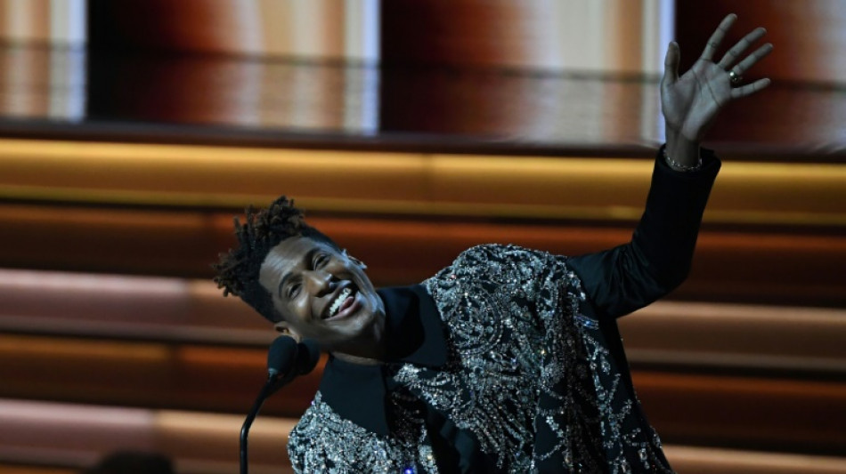  Jon Batiste gewinnt Grammy für Album des Jahres 