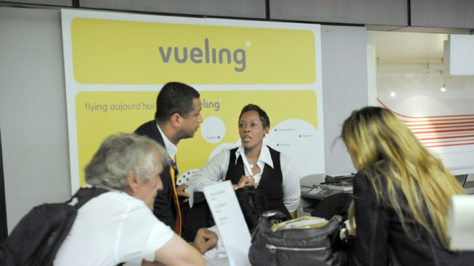 Vueling anula 66 vuelos a Paris-Orly por la huelga del viernes y sábado