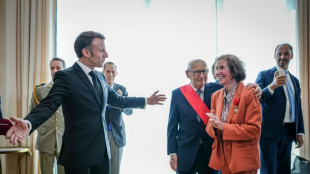 Macron zeichnet Nazi-Jäger Beate und Serge Klarsfeld in Berlin aus 