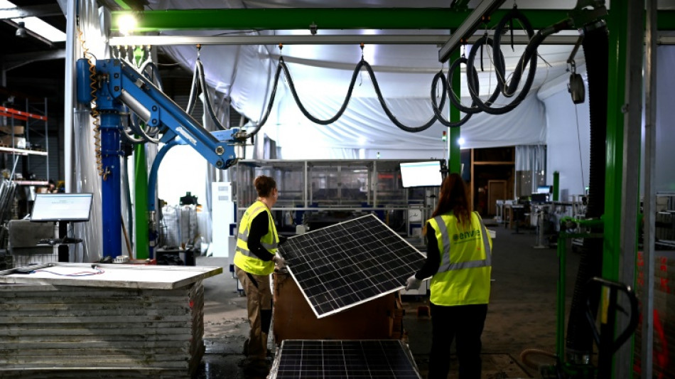 Près de Bordeaux, le pari du recyclage des panneaux solaires