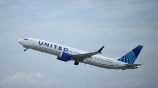 United orders 110 new planes from Boeing, Airbus 