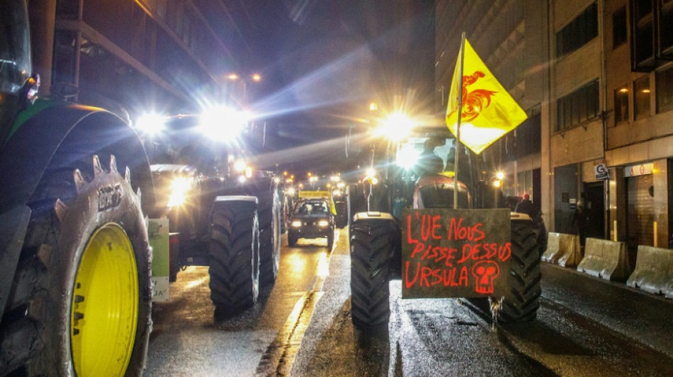 Vor EU-Gipfel: Landwirte blockieren mit tausend Traktoren Straßen in Brüssel