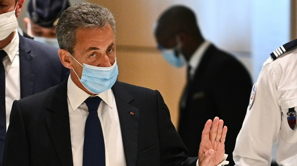 Sarkozy, le boulimique de politique de plus en plus entravé par la justice 
