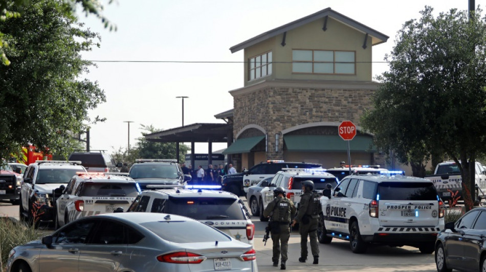 Tirador de centro comercial en Texas exaltaba símbolos y grupos nazis