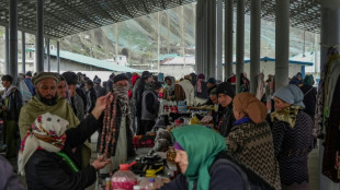 Entre le Tadjikistan et l'Afghanistan, un bazar rare mais vital