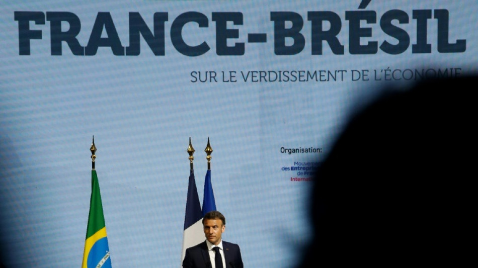 L'accord UE-Mercosur est "très mauvais", "bâtissons un nouvel accord", dit Macron au Brésil 