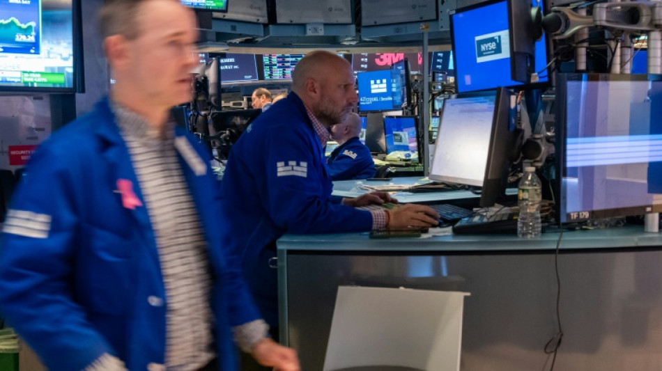 Wall Street ouvre en ordre dispersé, tente un rebond grâce à de bons résultats