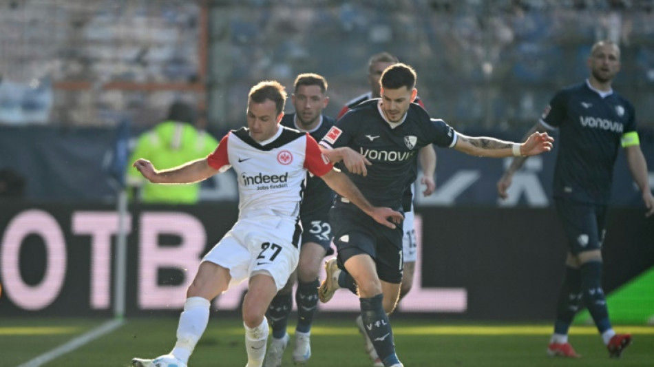 Frankfurt beat Bochum to tighten grip on top four spot