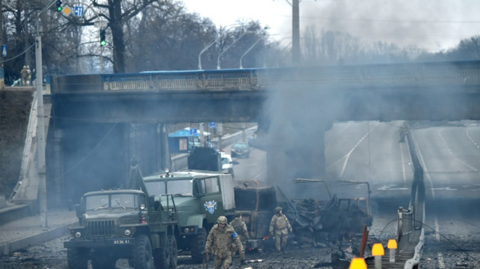 Los civiles de Kiev resisten a la invasión rusa apiñados en sótanos