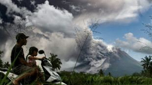 Indonésie: des villages recouverts de cendres après une éruption du volcan Merapi