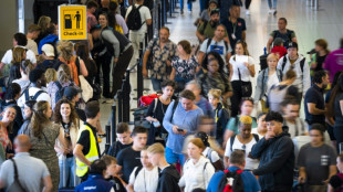 Flughafen in Amsterdam will Passagiere für verpasste Flüge entschädigen