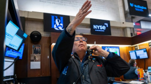 Wall Street ouvre proche de l'équilibre, respiration après les records