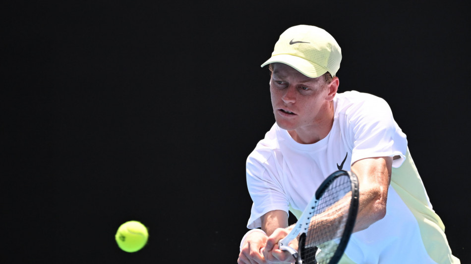 Australian Open:Sinner si allena al chiuso in vista di De Minaur