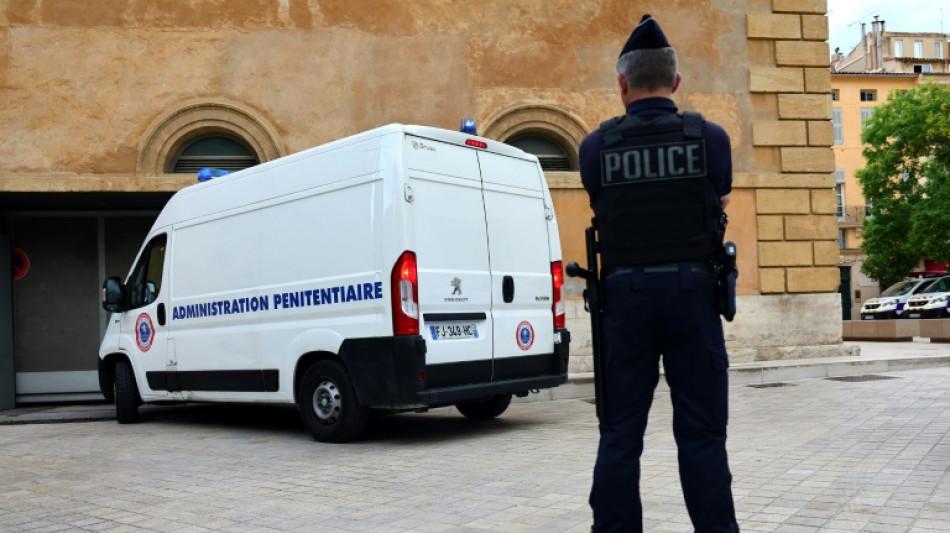 Detienen a cinco policías en Francia por la muerte de un hombre durante unos disturbios