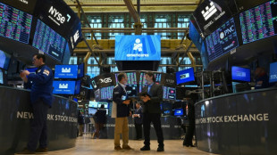 Wall Street ouvre en baisse, tassement après de nouveaux records