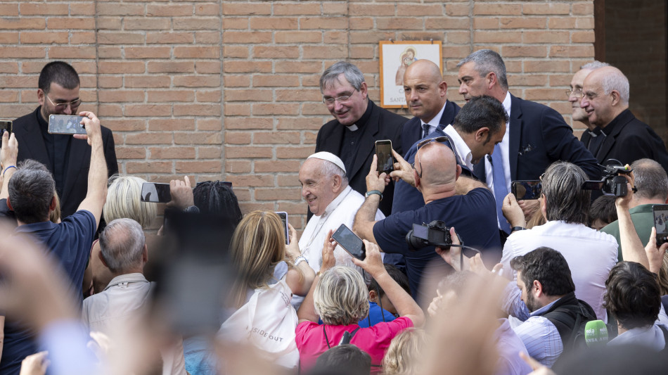 Il Papa in una parrocchia romana per la 'scuola di preghiera