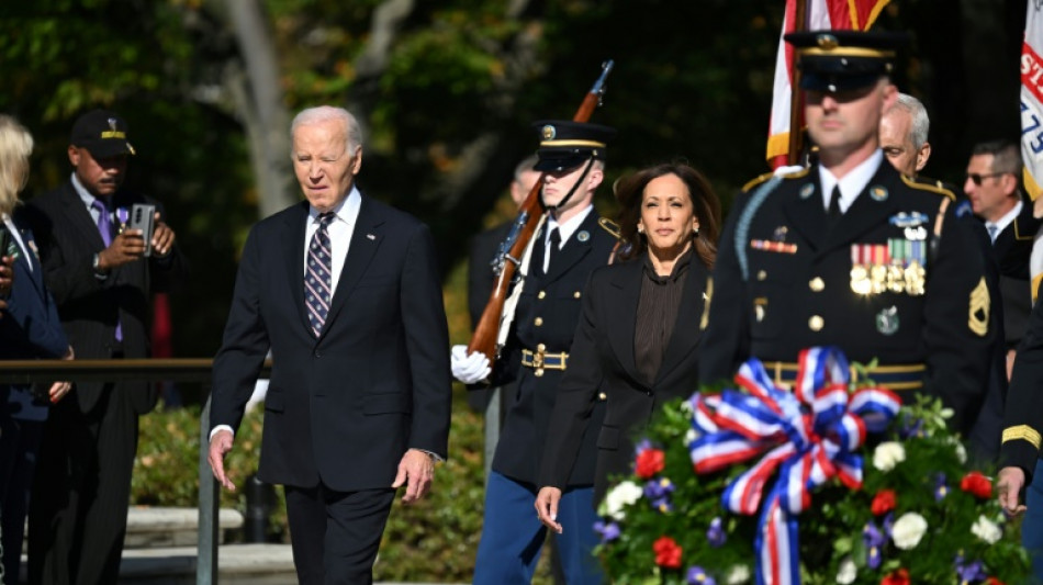 Veteranen-Tag: Erster gemeinsamer Auftritt von Biden und Harris nach Wahlpleite 