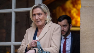 Le Pen conferma la sfiducia a Barnier insieme alla gauche