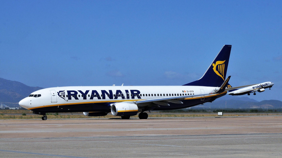 Ryanair fa causa a un passeggero, 'comportamento imperdonabile'