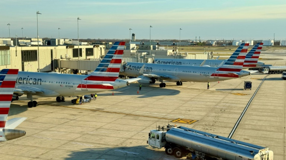 American Airlines shares fall on lackluster 2025 profit outlook