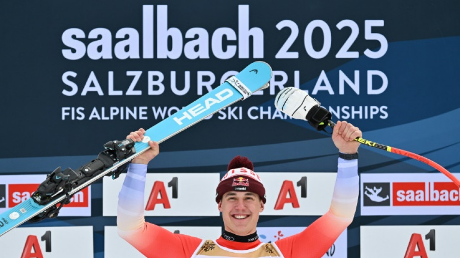 Mondiaux de ski: le Suisse Von Allmen sacré en descente prend la suite d'Odermatt