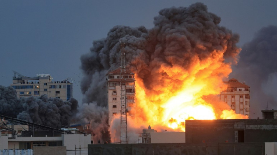 Israelische Kampfjets zerstören mehrere Hochhäuser in Gaza