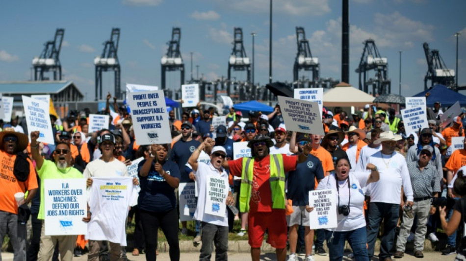 Erklärung: US-Hafenarbeiter beenden Streik nach vorläufiger Einigung