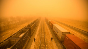 Una tormenta de arena contamina el aire en Pekín y el norte de China