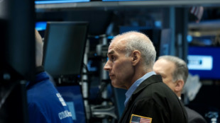 Wall Street en ordre dispersé, la tech chute, le Dow Jones s'accroche