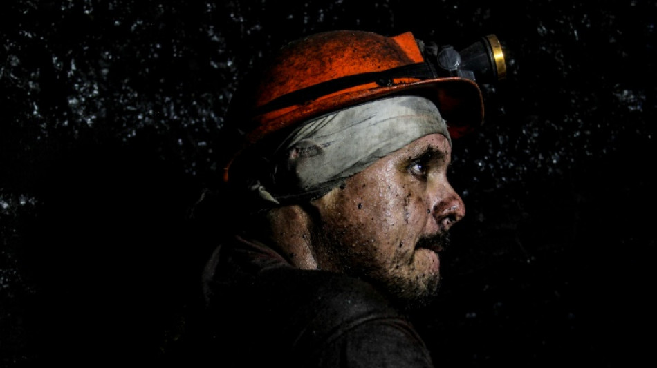 Poco oxígeno y baja paga: precariedad en las minas artesanales de carbón de Venezuela
