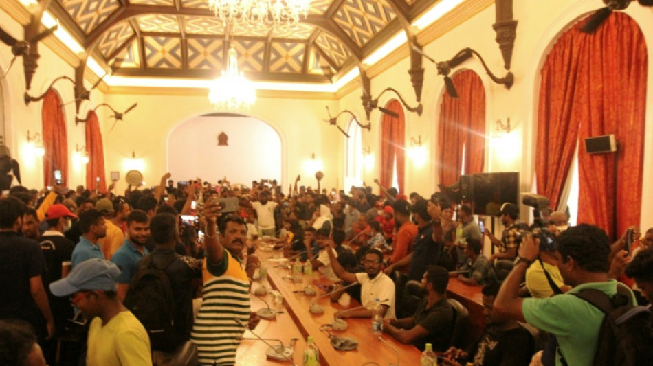 Laughter, piano at vacant Sri Lanka presidential palace