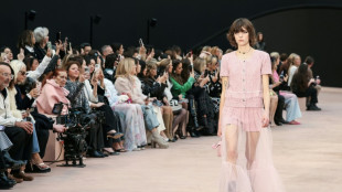 Chanel brinca com proporções no encerramento da Semana de Moda de Paris