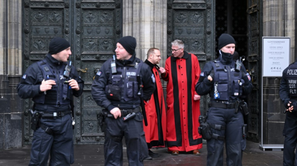 Weihnachtsmessen im Kölner Dom weiter unter erhöhten Sicherheitsvorkehrungen