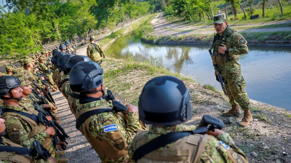 Bukele impone cerco militar a ciudad salvadoreña donde asesinaron a un policía