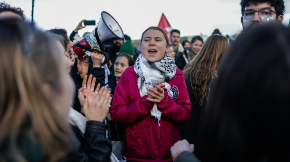 Greta Thunberg défile à Bordeaux contre des forages pétroliers en Gironde