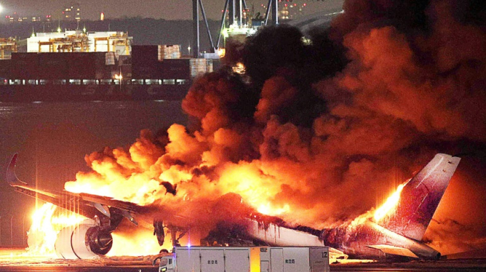 Cinq morts dans une collision entre avions à l'aéroport de Tokyo-Haneda