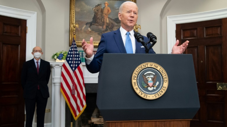 Biden confirme qu'il nommera une femme noire à la Cour suprême, la première de l'histoire